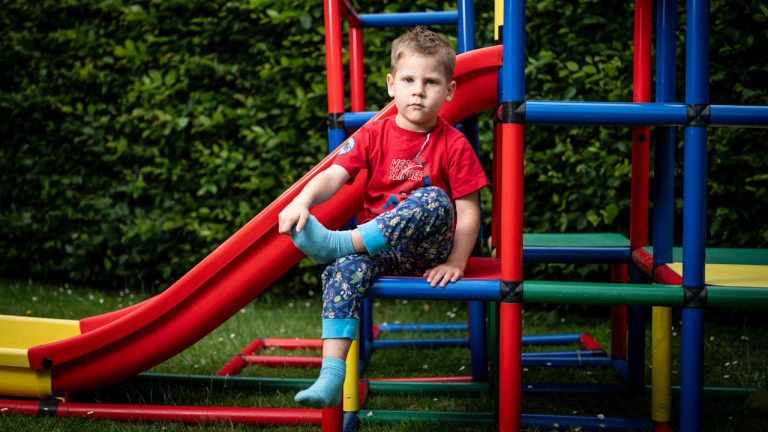 Little Boy (4) ist schwer krank: Lucas Leben hängt an einer Spendenregional