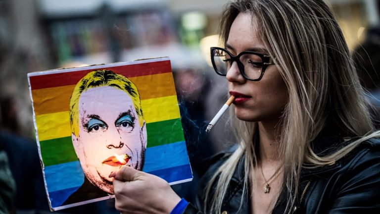 Ungarn: Pride Parade in Budapest Trotz des Verbots – Die Teilnehmer bedrohen die Bestrafung, die Polizei nutzt die Gesichtserkennung