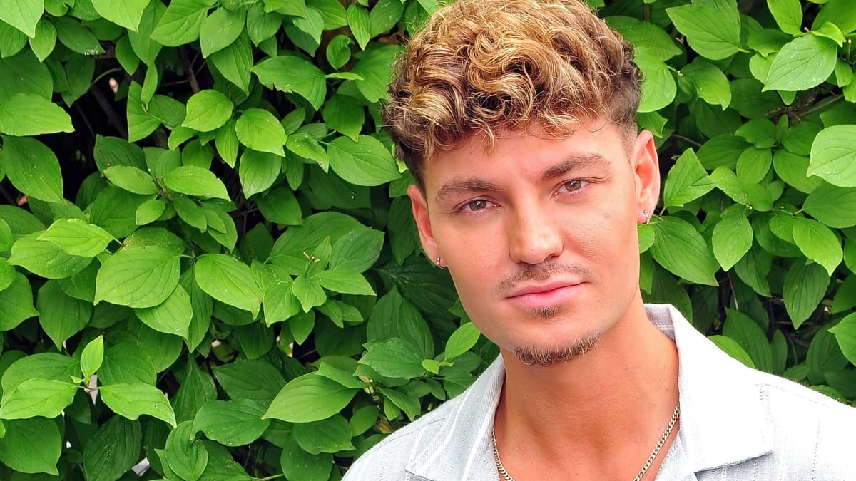 Der Sänger ist nach dem Fitnessunfall im Krankenhaus