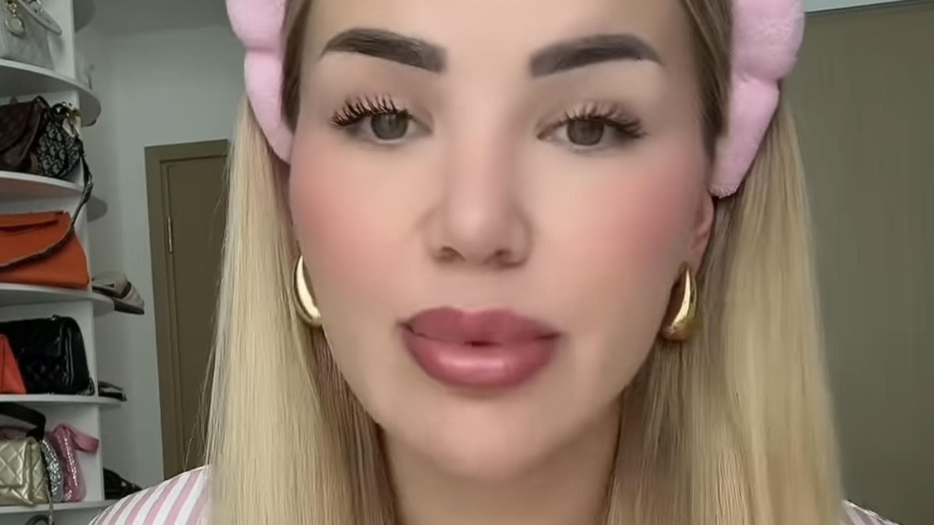 Sie zeigt Reue nach dem Baby Bump Post- „war dumm von mir“