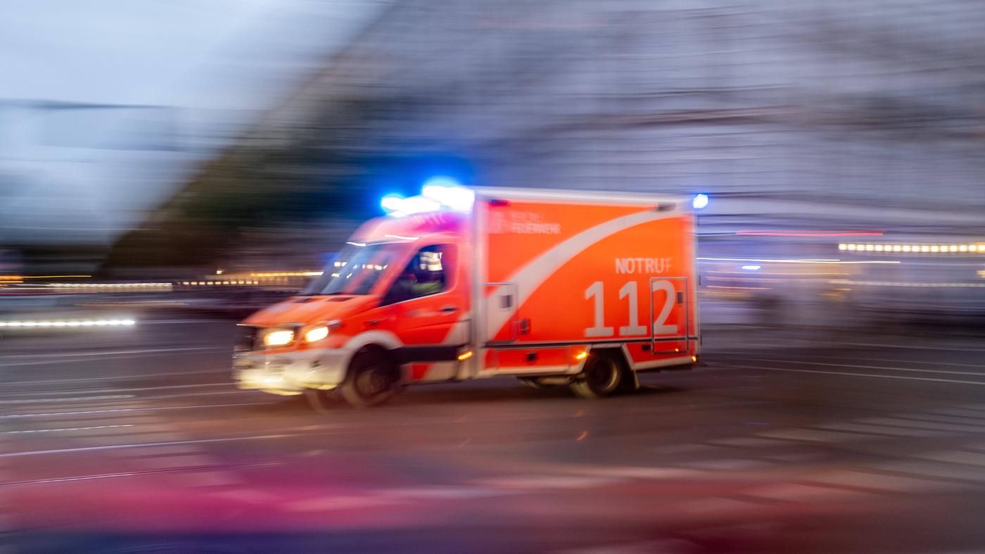 Fußgänger wird in Berlin 30 Meter durch die Luft geworfen und stirbt