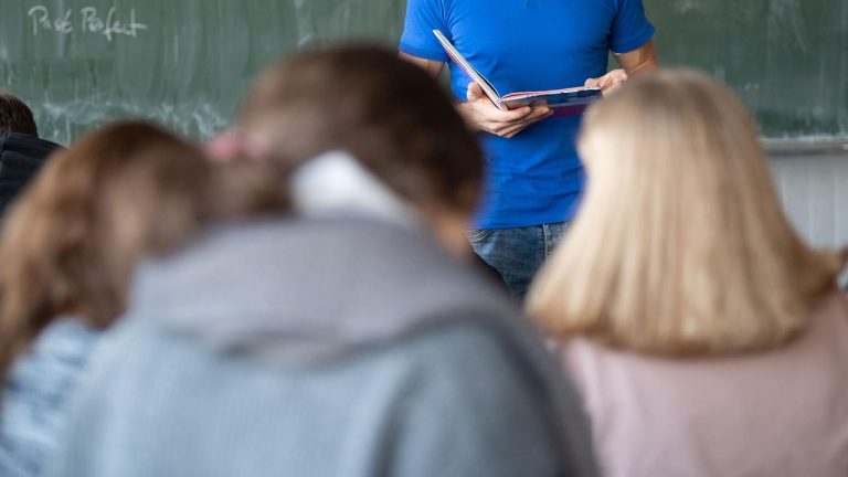 Extremismus in Schulen: Lehrer am richtigen Rand