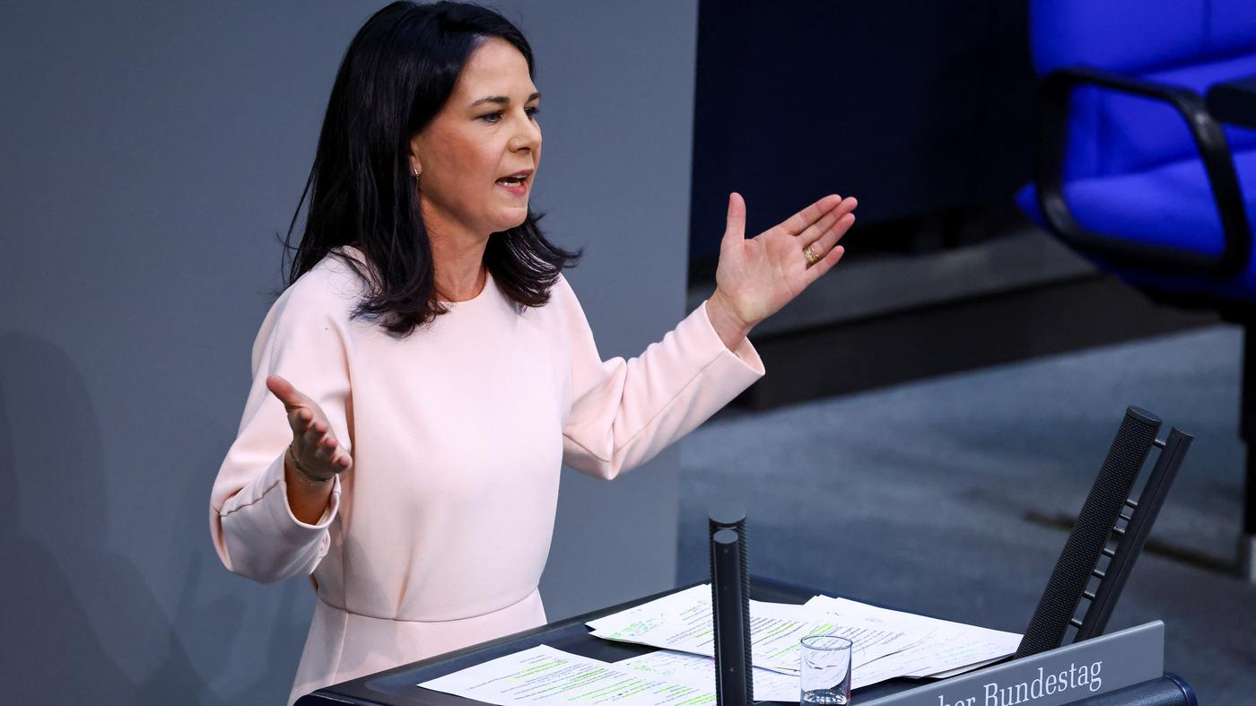 Um mich zu verabschieden, Baerbock wird in der gesamten Party geehrt