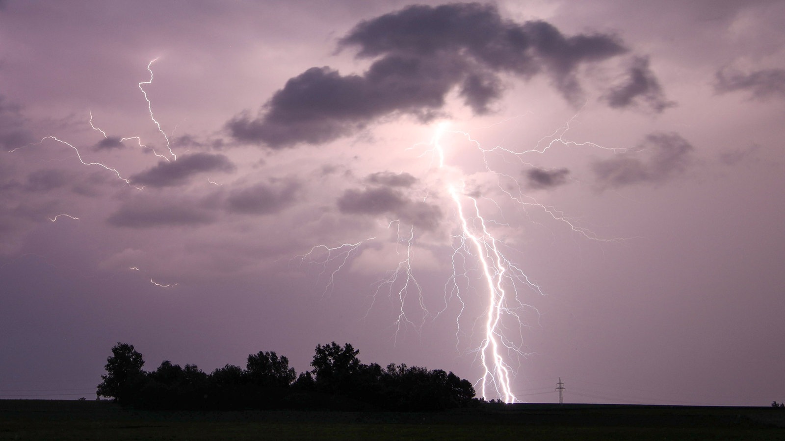 Wetter in NRW: immer wieder Gewitter und Duschen – Nachrichten
