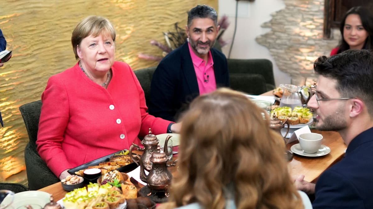 WDR bringt Flüchtlinge und Ex-Kanzler Merkel zusammen