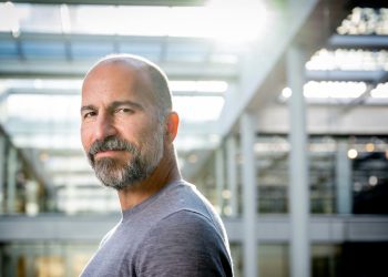 „Fahren viel sicherer als Menschen“: Uber-Chef verrät, wann Roboter das Fahren übernehmen | Geld