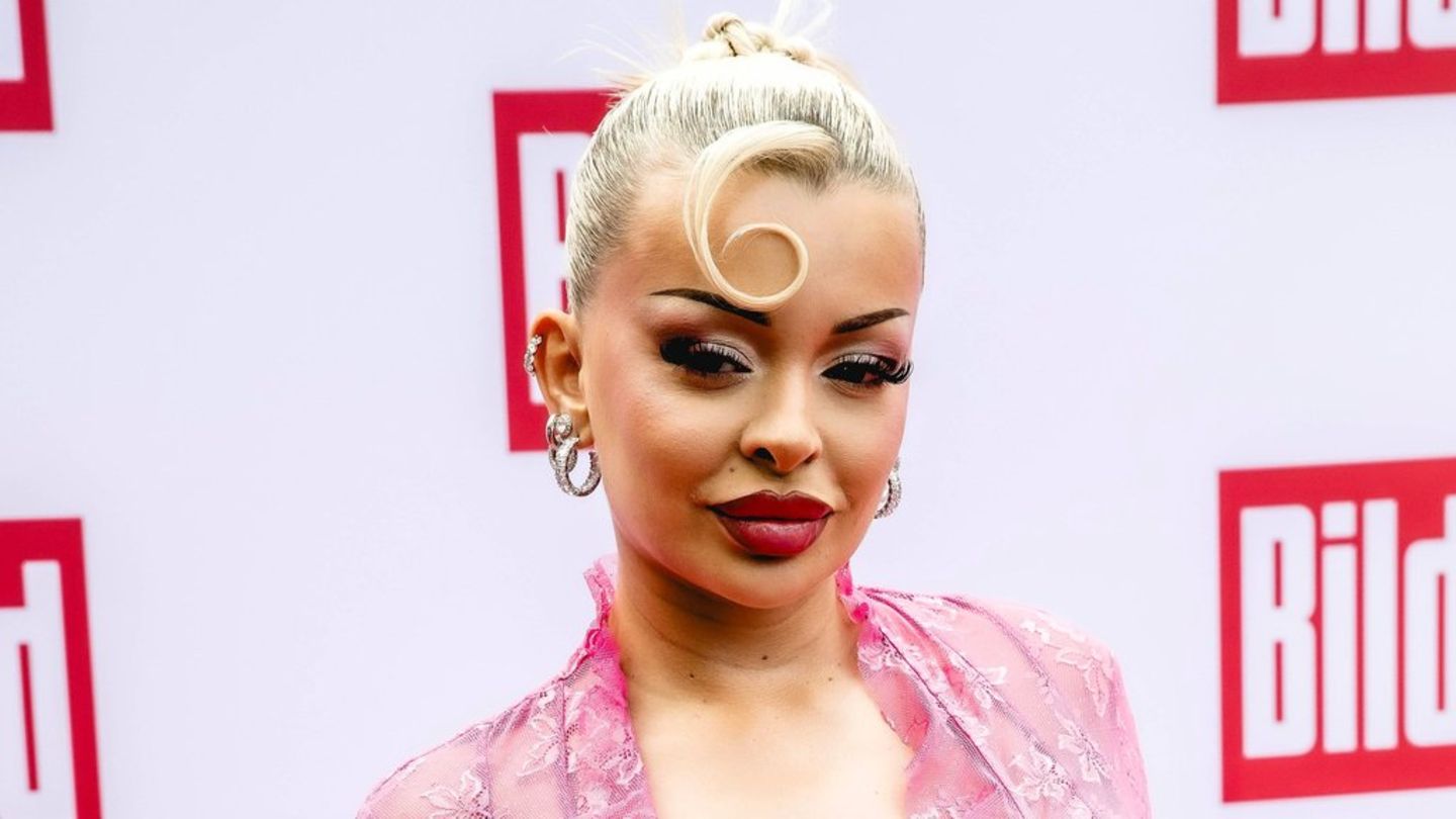 Katja Krasavice: Hausdurchsuchungen in Berlin und Leipzig Katja Krasavice: Hausdurchsuchungen in Berlin und Leipzig