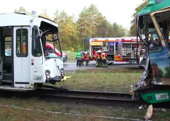 In Rüdersdorf kollidierten zwei Straßenbahnen – mehrere Verletzte