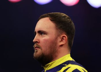 „Zurück ins Bett!“ Darts-Weltmeister Luke Littler vom Turnier ausgeschlossen