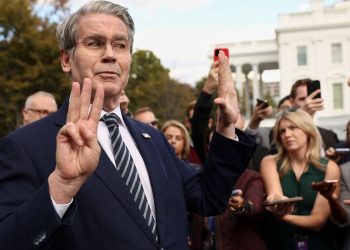 „Bereit, weiter zu gehen“: US-Regierung verhängt Sanktionen gegen russische Ölkonzerne