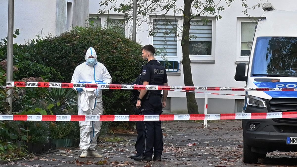 Dorsten: 24-Jähriger tot in Wohnung aufgefunden – Suche nach Ehemann Dorsten: 24-Jähriger tot in Wohnung aufgefunden – Suche nach Ehemann