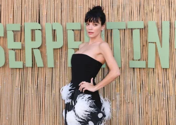 Lily Allen zieht sich nach der Trennung von David Harbor aus der Dating-Szene zurück