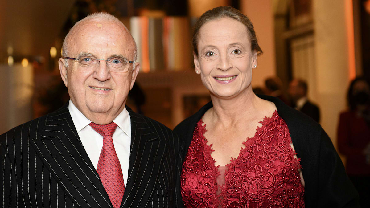 Plötzlicher Herzstillstand: Wolfgang Urban tot – Isabell Werth trauert um ihre große Liebe Plötzlicher Herzstillstand: Wolfgang Urban tot – Isabell Werth trauert um ihre große Liebe