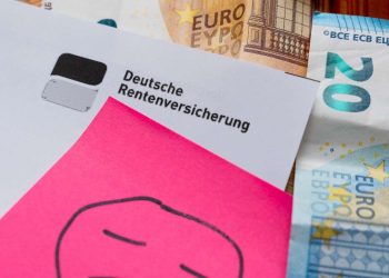 Ab welchem ​​Bruttoeinkommen sind Rentner im Alter von Armut bedroht?
