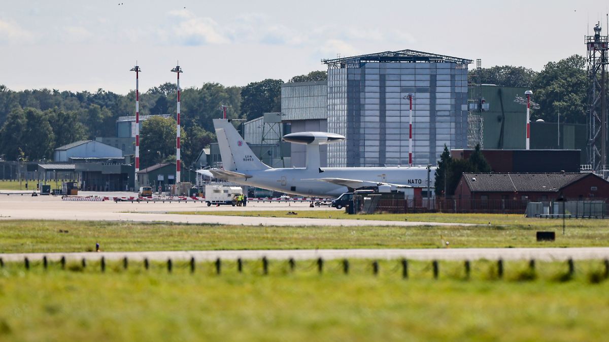 Vorfall in Geilenkirchen: Drohne soll in den Luftraum eines deutschen NATO-Stützpunkts eingedrungen sein Vorfall in Geilenkirchen: Drohne soll in den Luftraum eines deutschen NATO-Stützpunkts eingedrungen sein