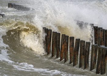 Sturmfluten und Schäden möglich: „Bombenzyklon“ bringt Orkanböen an die Nordseeküste