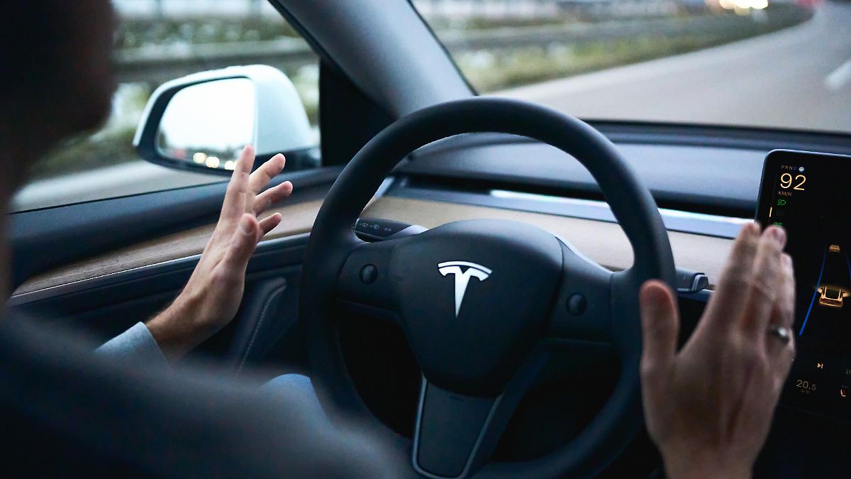 Softwarefehler: US-Behörden ermitteln erneut gegen Teslas Autopilot Softwarefehler: US-Behörden ermitteln erneut gegen Teslas Autopilot