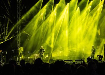 „Wir sind wütend“: Königinnen der Steinzeit schockiert über Konzertabsage in Berlin