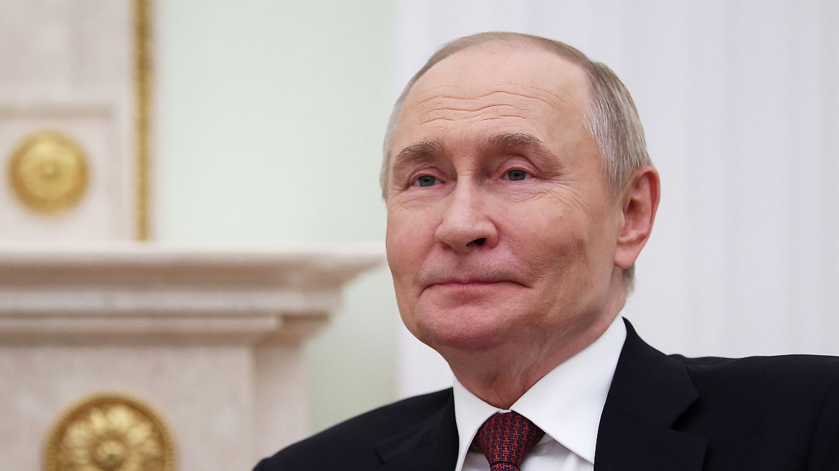 Geburtstagsfeier mit Militär: Putin: Ukraines Gegenmocke werden „nicht ihr helfen“ Geburtstagsfeier mit Militär: Putin: Ukraines Gegenmocke werden „nicht ihr helfen“