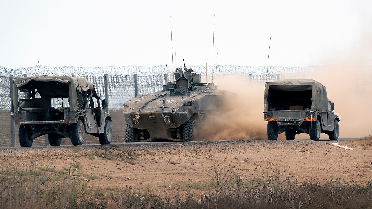 Hinter vereinbarten Linien: Bericht: Israelische Truppen beginnen mit dem Abzug aus Teilen des Gazastreifens Hinter vereinbarten Linien: Bericht: Israelische Truppen beginnen mit dem Abzug aus Teilen des Gazastreifens