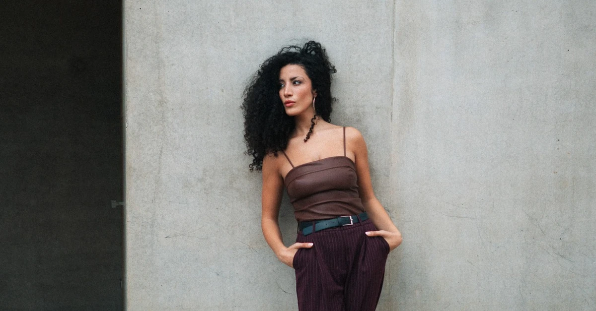 Tessniem Kadiri über ihr Buch „Baba Issues“, Religion und Familie