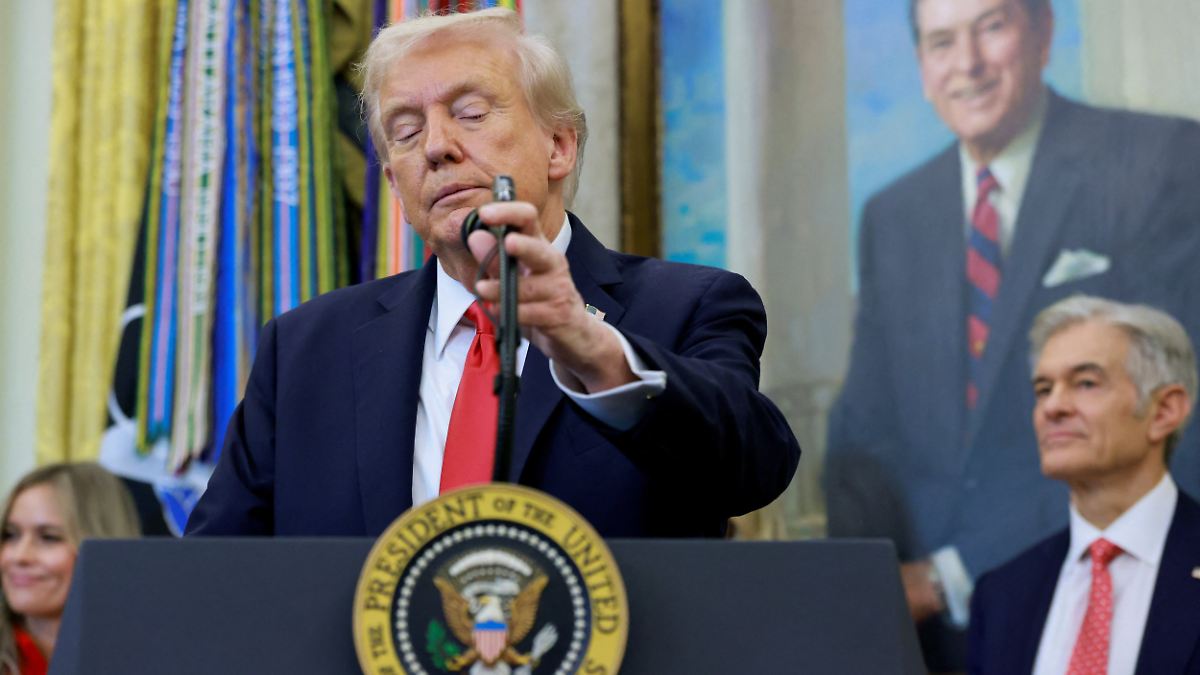 Vor Treffen mit Selenskyj: Trump wird nach Putin-Anruf vorsichtiger gegenüber Tomahawks