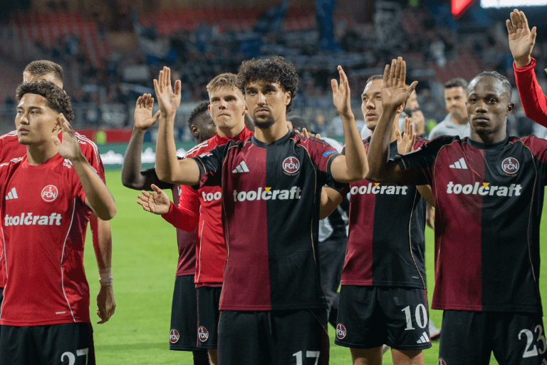 „Raus aus dem Jugendfußball“ – FCN-Neulinge über Wechselgründe – CLUBFOKUS „Raus aus dem Jugendfußball“ – FCN-Neulinge über Wechselgründe – CLUBFOKUS