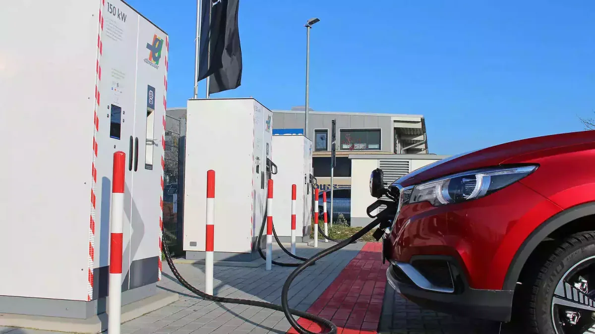 Studie zeigt langfristig bessere Klimabilanz von Elektroautos