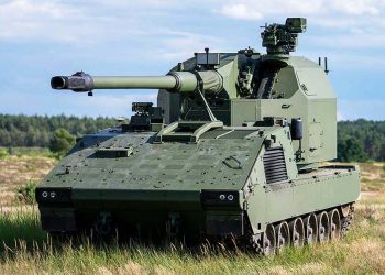 AUSA: RCH 155 auf Kettenboxer vorgestellt – ESUT