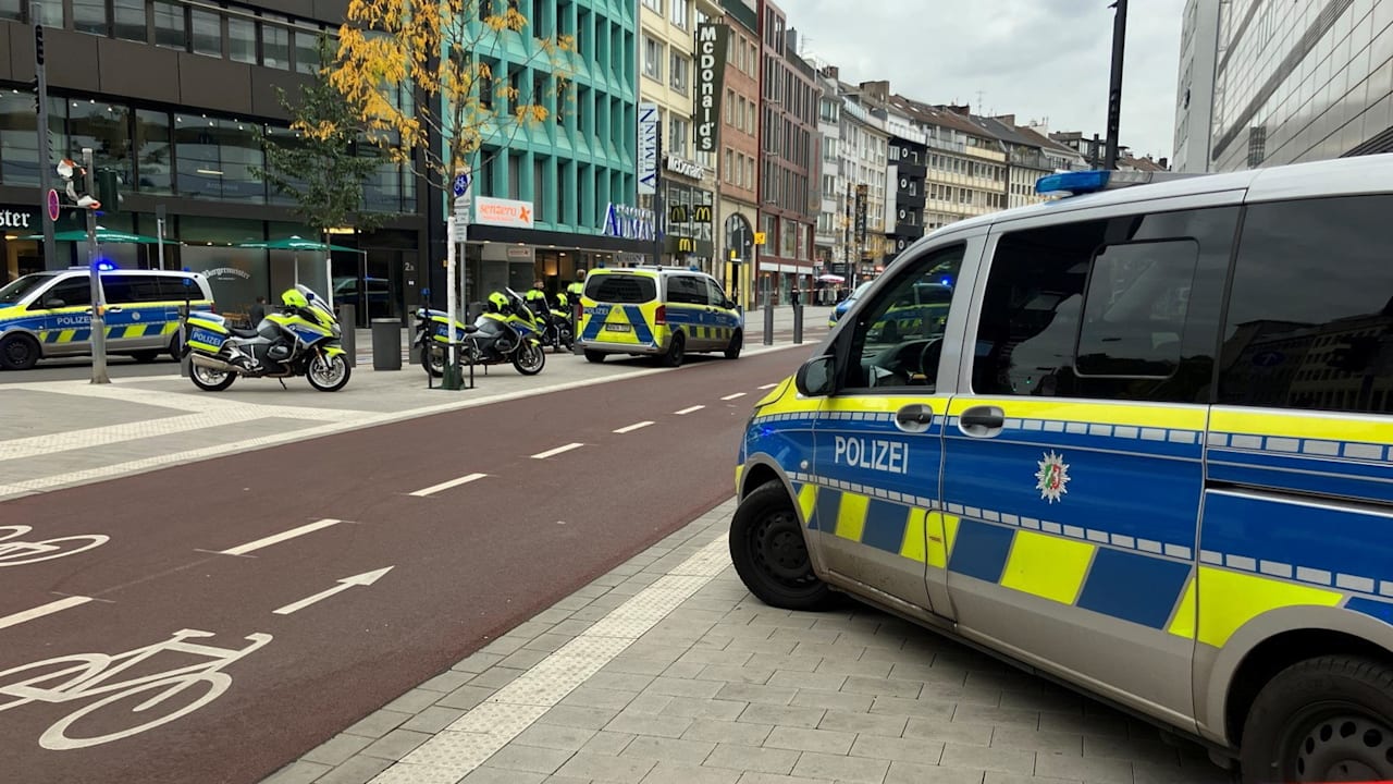 Großeinsatz in Düsseldorf: Polizei erschießt Mann vor McDonald’s | Regional Großeinsatz in Düsseldorf: Polizei erschießt Mann vor McDonald’s | Regional