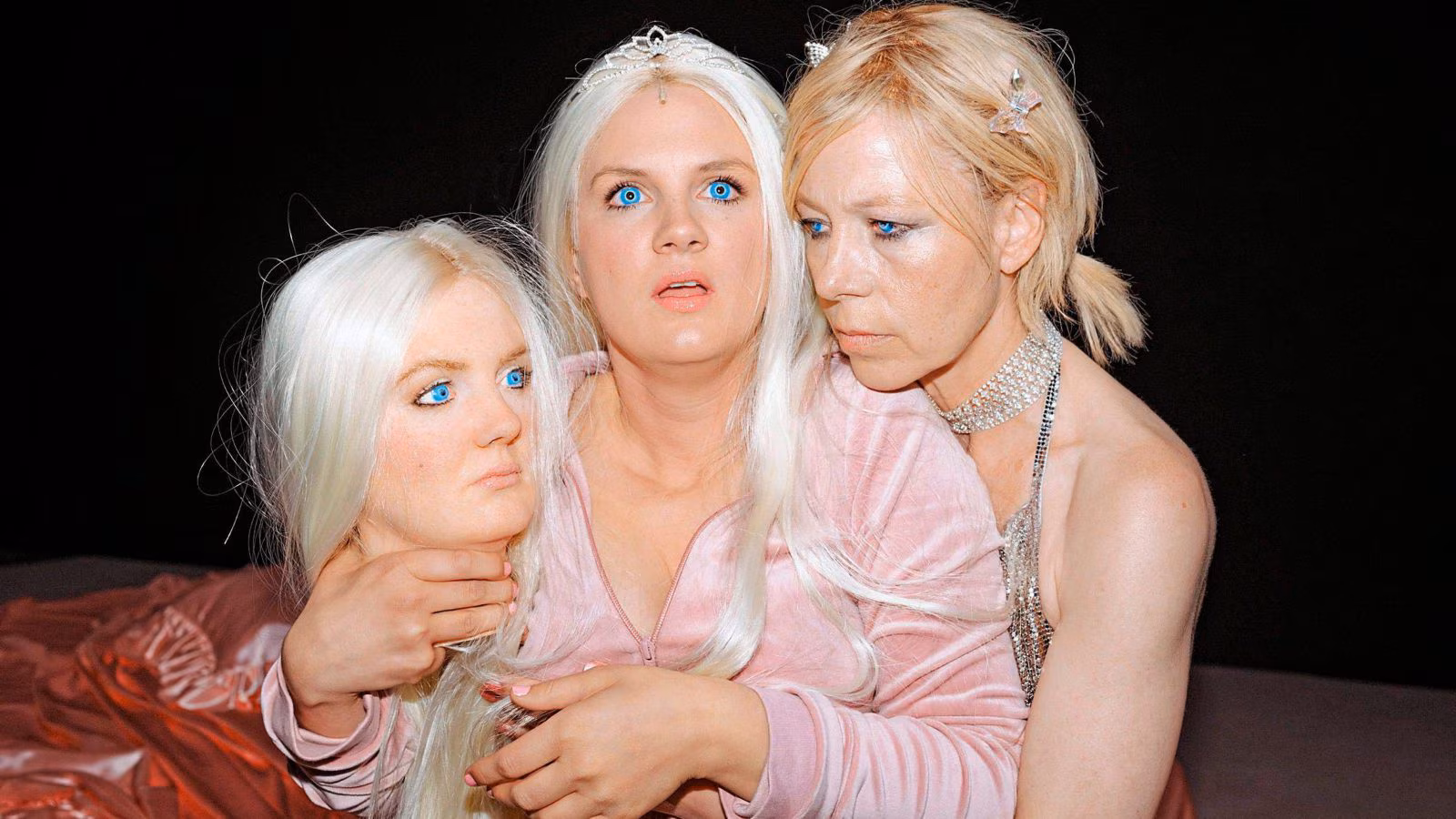 „Nenn mich Paris“ an der Schaubühne: Albtraum in Pink