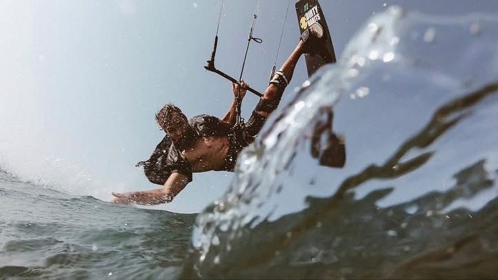 Südafrika: Kitesurfer Graham Howes stirbt nach Kollision mit Wal Südafrika: Kitesurfer Graham Howes stirbt nach Kollision mit Wal