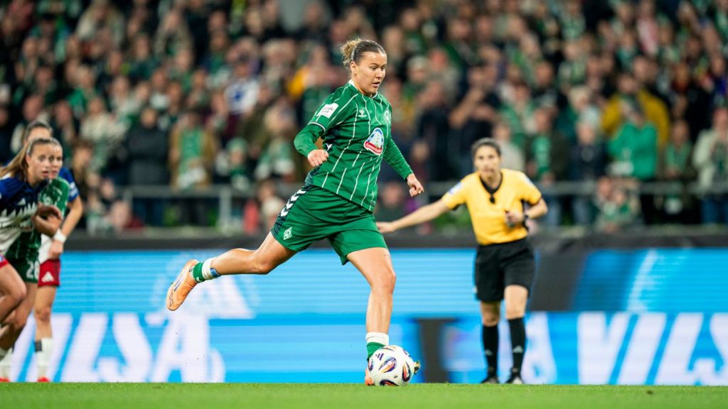 Frauen-Bundesliga: Werder Bremen gewinnt das Nordderby gegen den HSV vor 37.000 Zuschauern Frauen-Bundesliga: Werder Bremen gewinnt das Nordderby gegen den HSV vor 37.000 Zuschauern