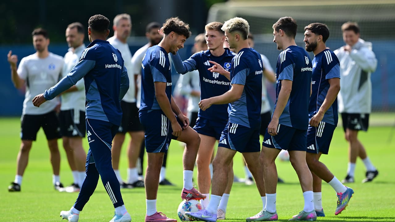 HSV-Aufstiegsheld schiebt Frust ab – steht plötzlich auf Stuhl | Sport HSV-Aufstiegsheld schiebt Frust ab – steht plötzlich auf Stuhl | Sport