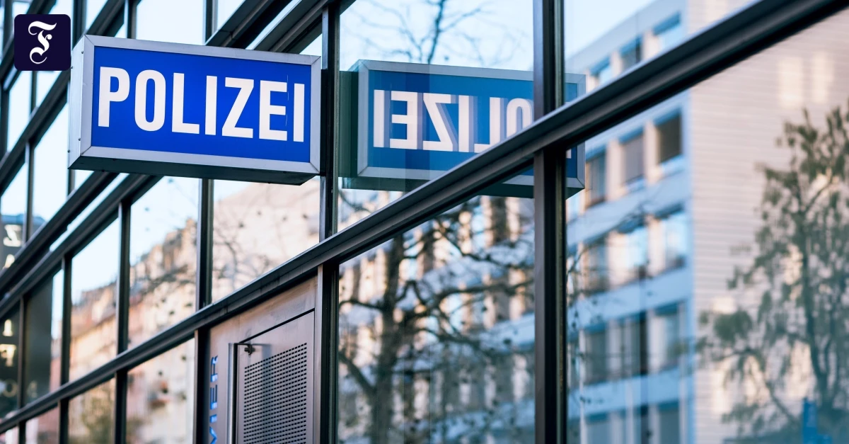 Polizei Frankfurt: Ermittlungen gegen Polizisten wegen Körperverletzung Polizei Frankfurt: Ermittlungen gegen Polizisten wegen Körperverletzung