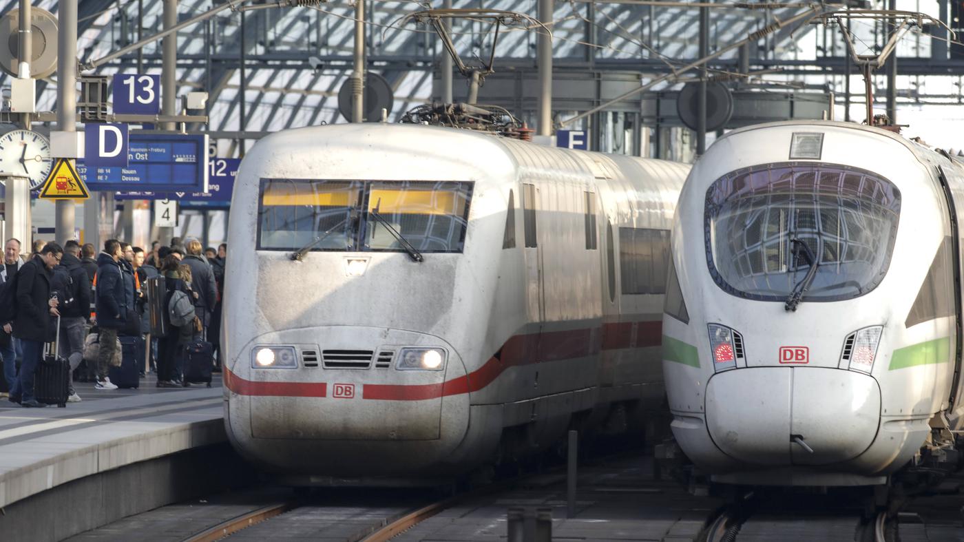 Die Deutsche Bahn verzichtet zum Fahrplanwechsel auf Preiserhöhungen im Fernverkehr Die Deutsche Bahn verzichtet zum Fahrplanwechsel auf Preiserhöhungen im Fernverkehr