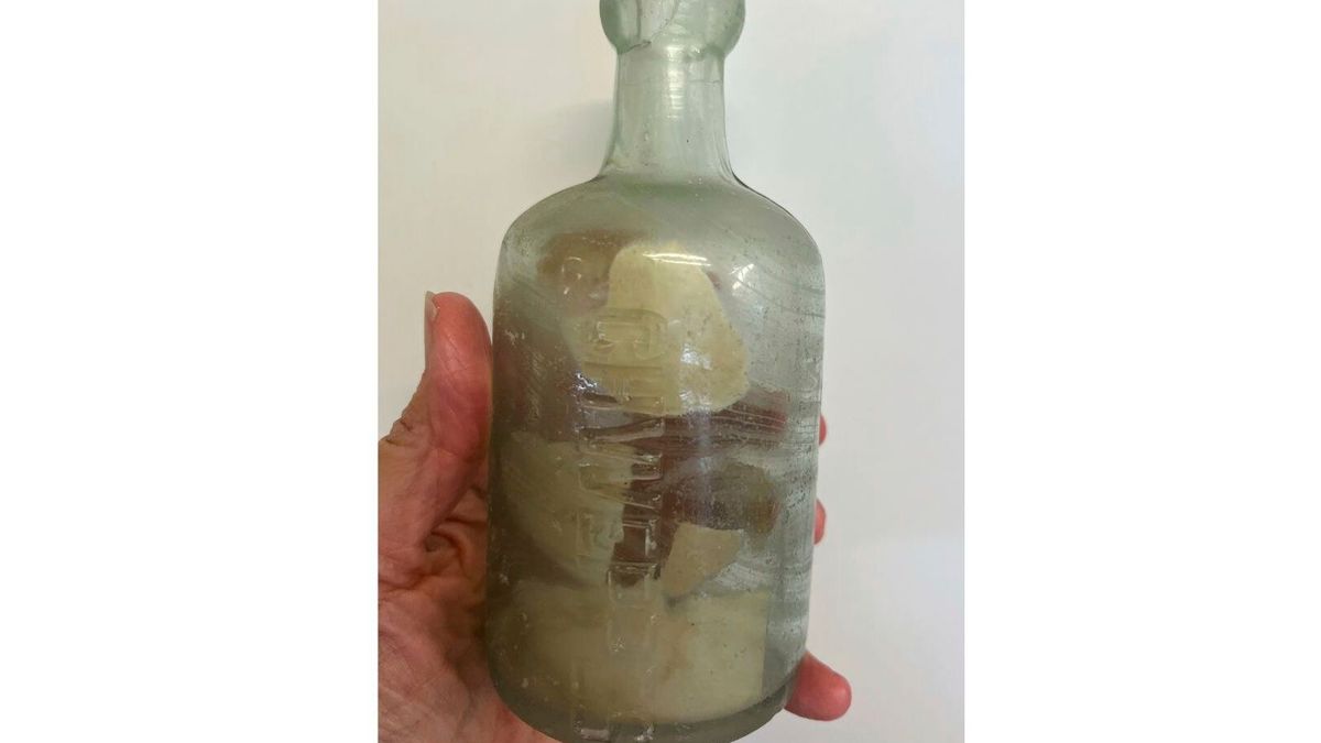 Australien: Familie findet am Strand eine Flaschenpost aus dem Jahr 1916