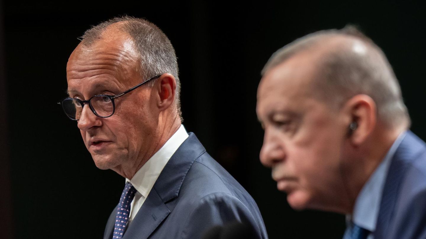 Friedrich Merz und Recep Erdogan geraten in der Gaza-Frage aneinander