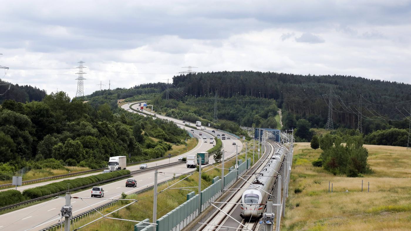 Plötzlich gibt es Geld für Autobahnen, aber nicht für die Eisenbahn Plötzlich gibt es Geld für Autobahnen, aber nicht für die Eisenbahn