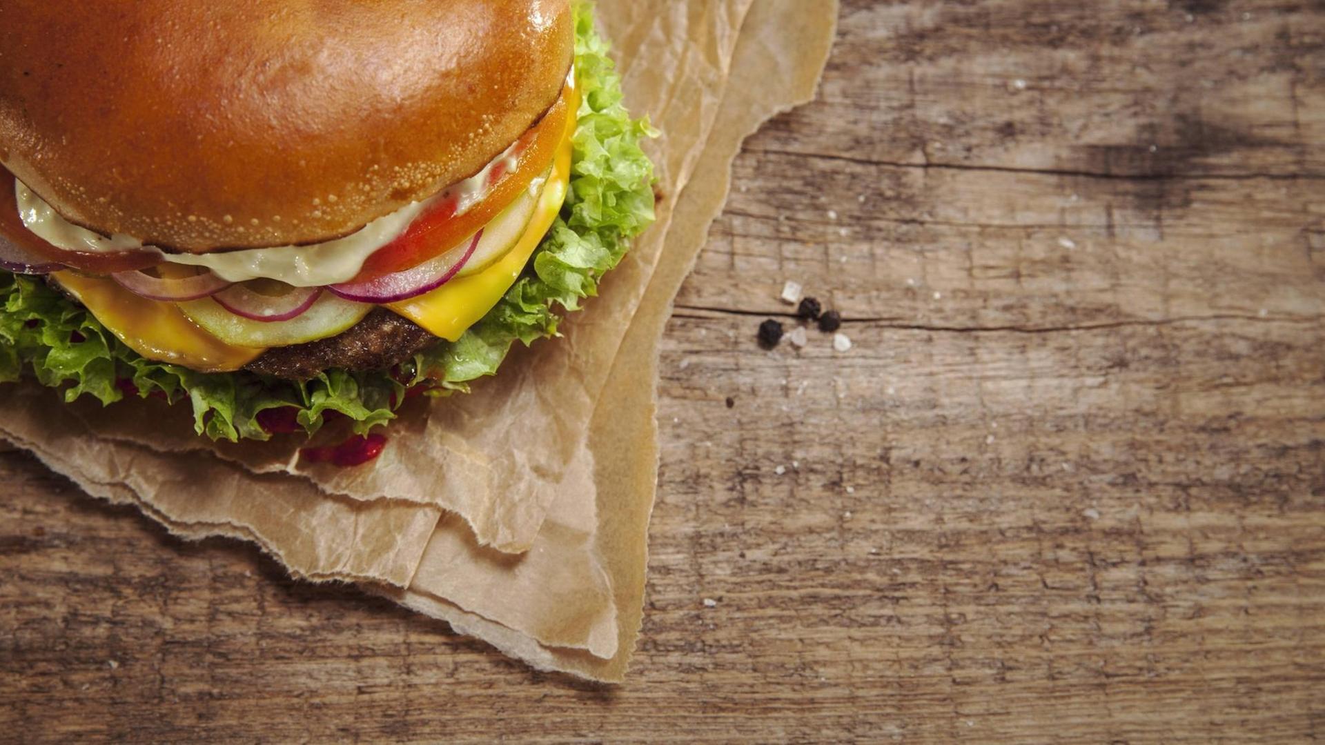 Namen verboten – EU-Parlament stimmt für die Abschaffung von Namen wie „Veggie-Burger“ und „Veggie-Wurst“ Namen verboten – EU-Parlament stimmt für die Abschaffung von Namen wie „Veggie-Burger“ und „Veggie-Wurst“