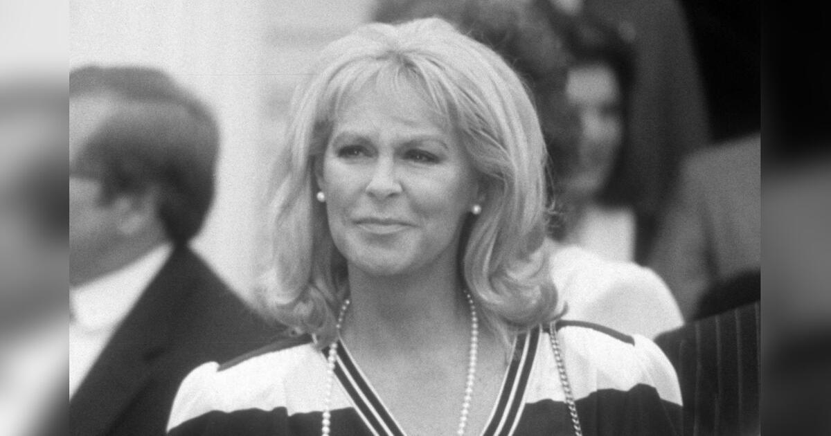 Joan Kennedy ist im Alter von 89 Jahren gestorben Joan Kennedy ist im Alter von 89 Jahren gestorben