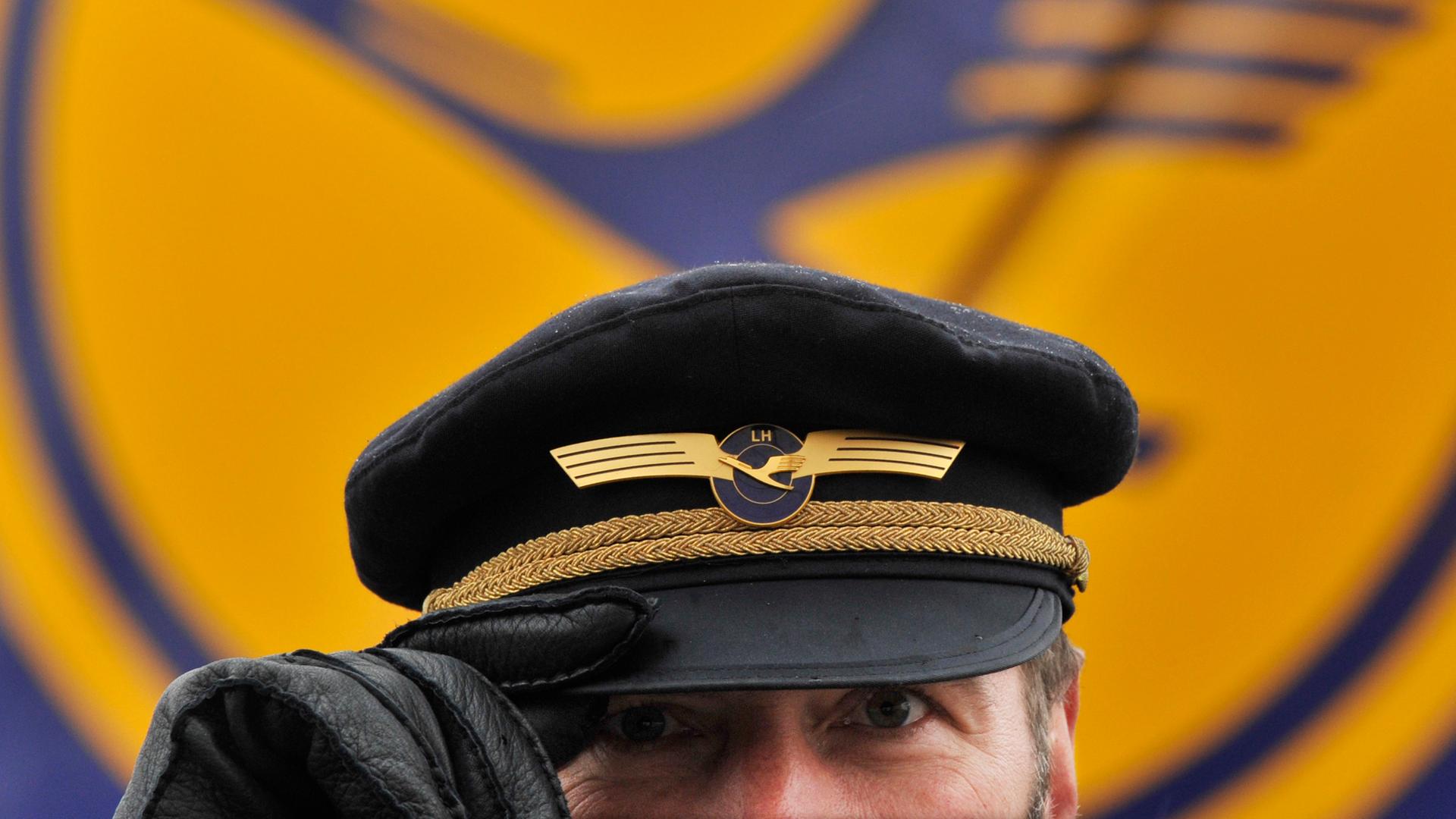 Gespräche zwischen Lufthansa-Piloten und Airline weiterhin ohne Ergebnis | hessenschau.de Gespräche zwischen Lufthansa-Piloten und Airline weiterhin ohne Ergebnis | hessenschau.de