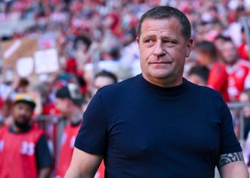 Diskussionen laufen: Neuer Rechtsverteidiger für die Bayern?