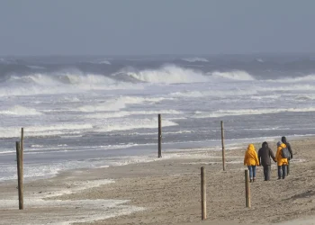 Warnung vor schweren Unwettern im Norden: orkanartige Böen möglich