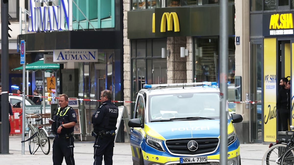 Nordrhein-Westfalen: Polizei erschießt bewaffneten Mann in der Düsseldorfer Innenstadt Nordrhein-Westfalen: Polizei erschießt bewaffneten Mann in der Düsseldorfer Innenstadt