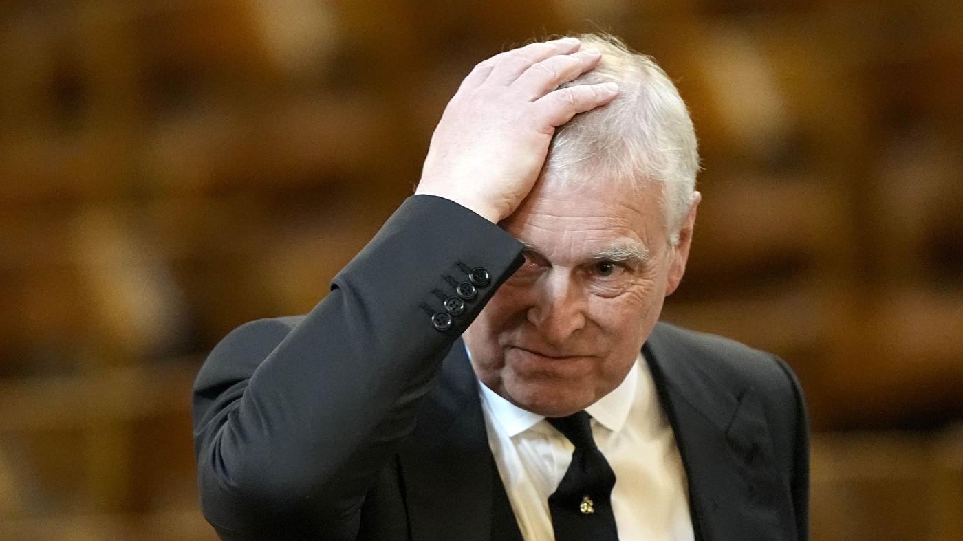 Der britische Prinz Andrew sollte seinen Prinzentitel verlieren – und die königliche Loge verlassen