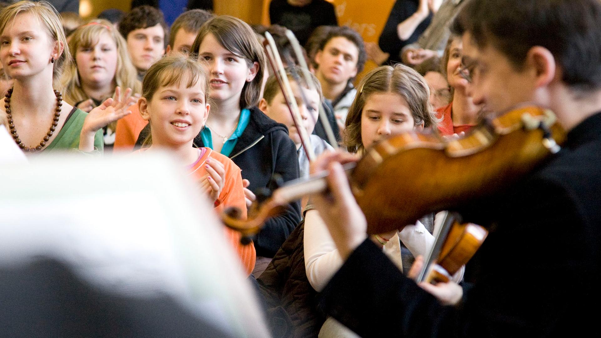 hr-Sinfonieorchester startet Schultournee in Wald-Michelbach ➤ Kulturnachrichten aus Hessen | hessenschau.de