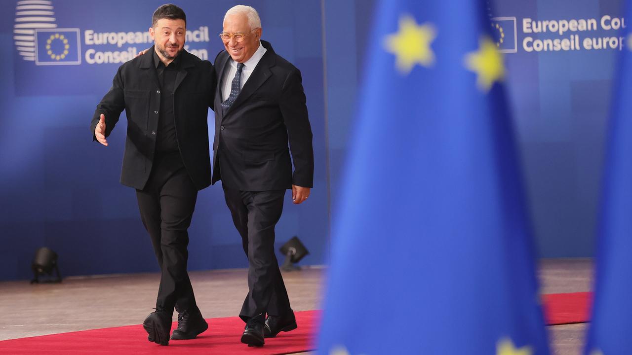 Gefälschte Bilder sollen Selenskyj lächerlich machen