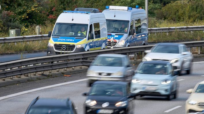 Die A100 und A113 in Berlin werden heute stundenlang komplett gesperrt Die A100 und A113 in Berlin werden heute stundenlang komplett gesperrt