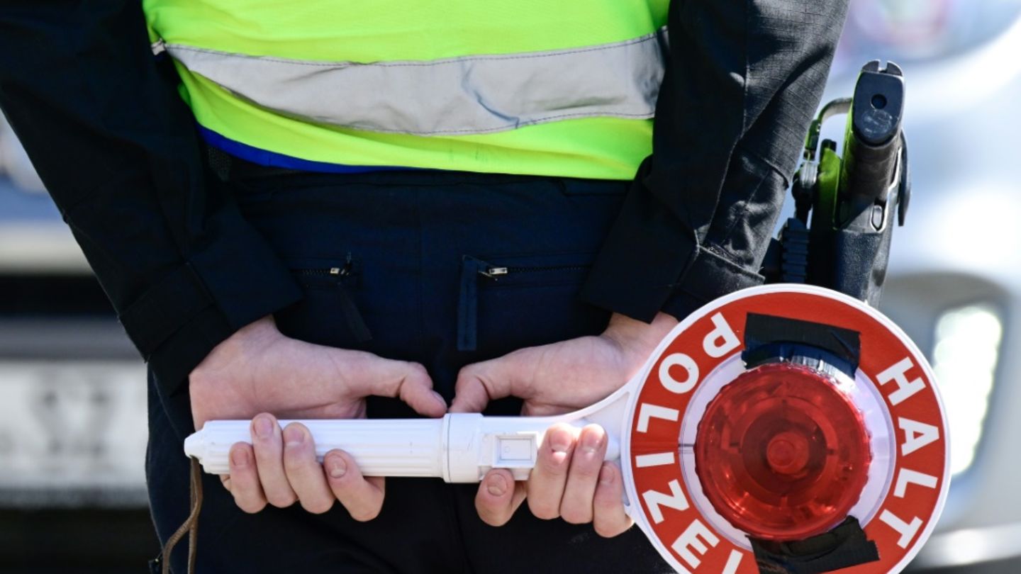 Münster: Polizei stoppt Paar nach Sex mit 140 km/h